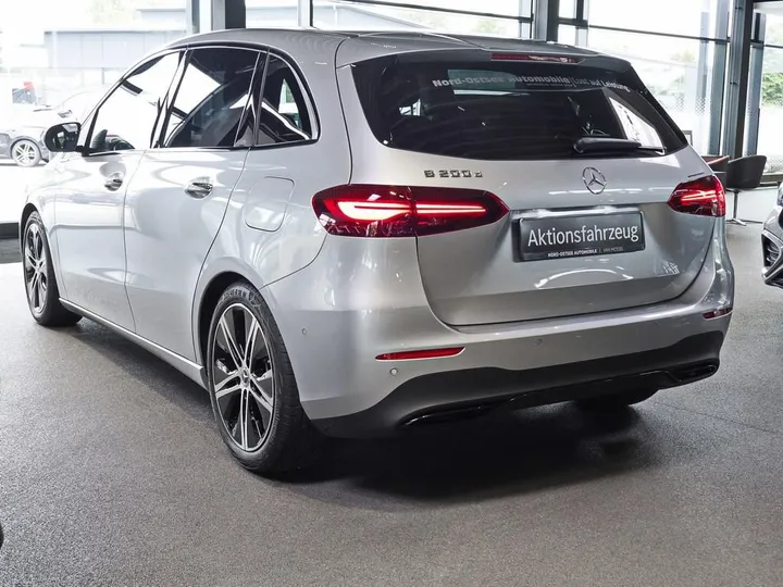 Mercedes-Benz B 200