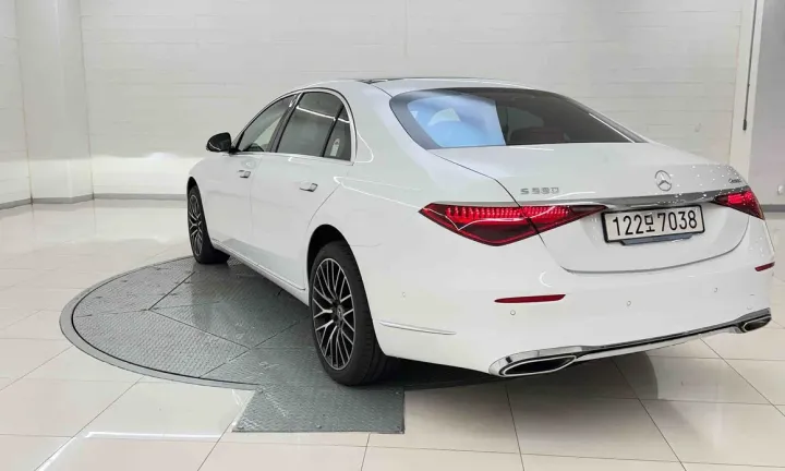 Mercedes-Benz S-Class