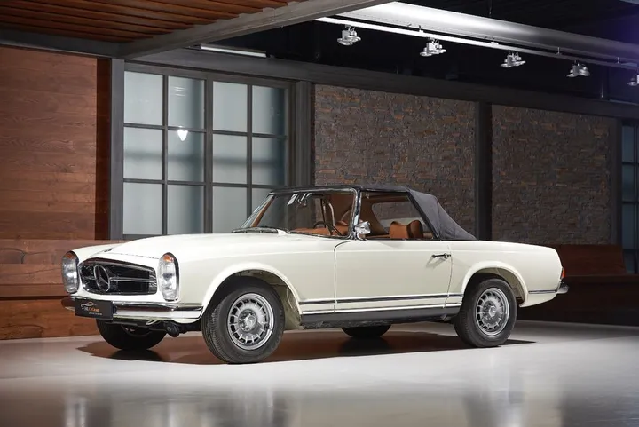 Mercedes-Benz 230