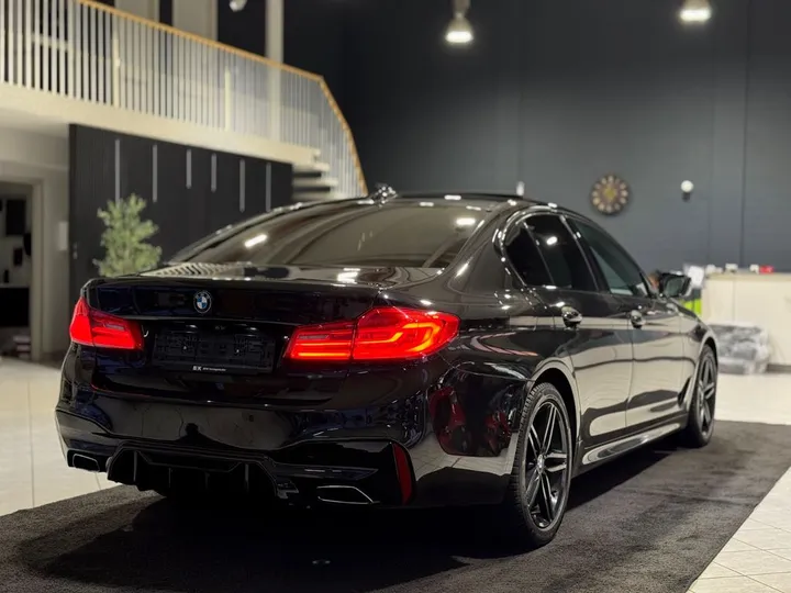 BMW 525
