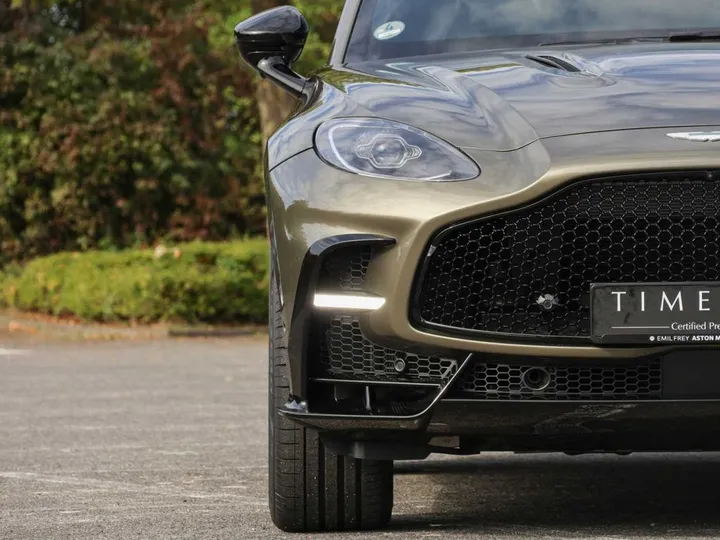 Aston Martin DBX