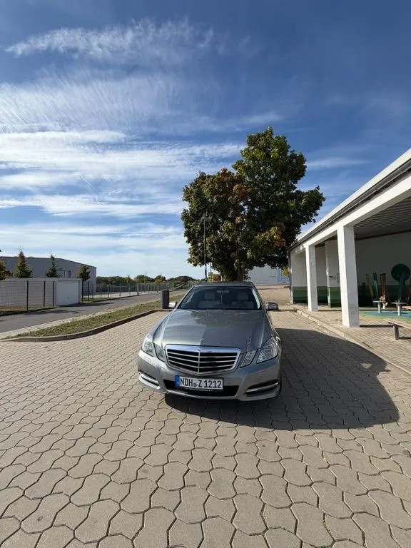 Mercedes-Benz 200