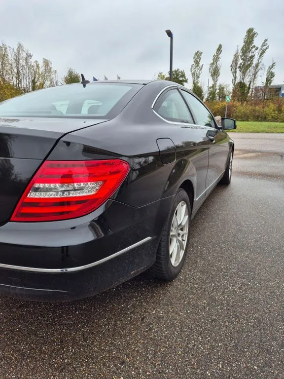 Mercedes-Benz C 220