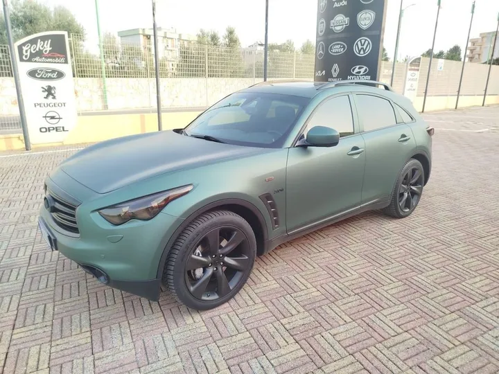Infiniti QX70
