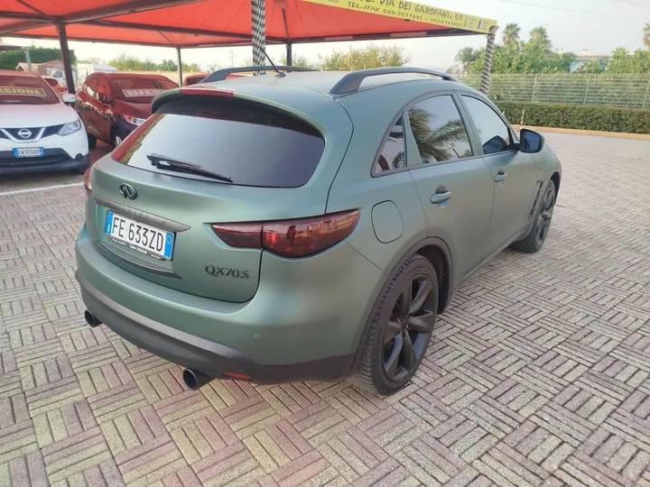 Infiniti QX70