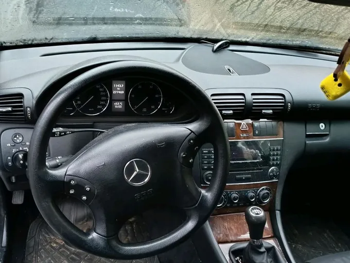 Mercedes-Benz C 200