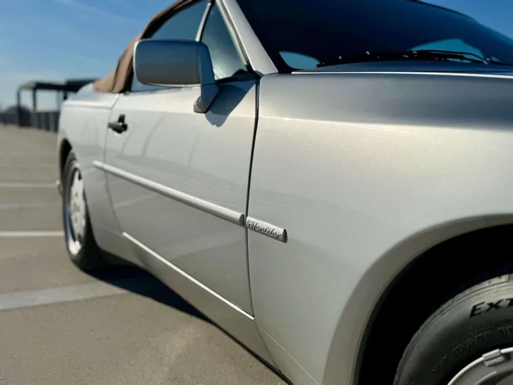Porsche 944