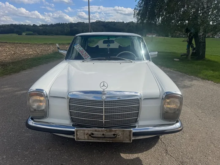 Mercedes-Benz 200