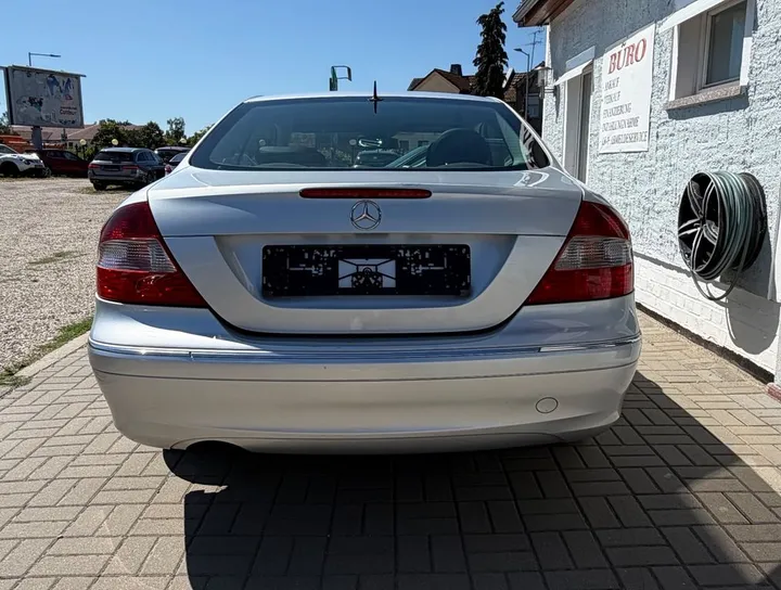 Mercedes-Benz CLK 220