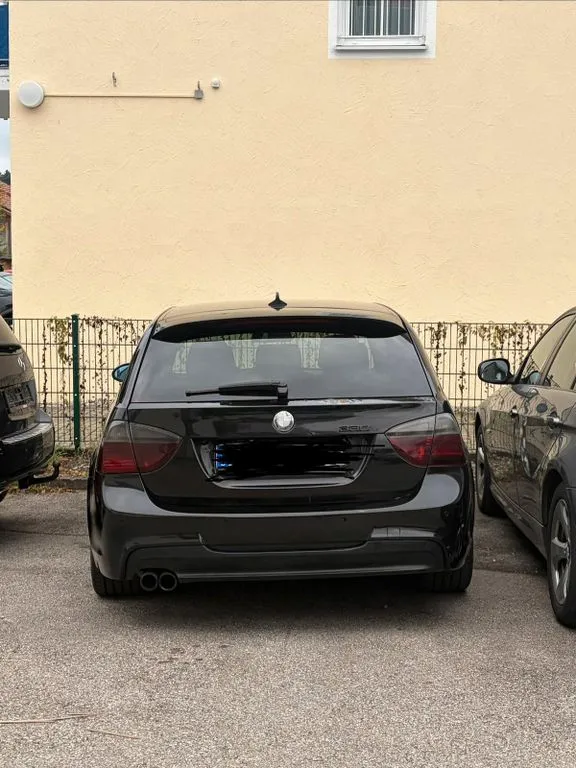 BMW 330
