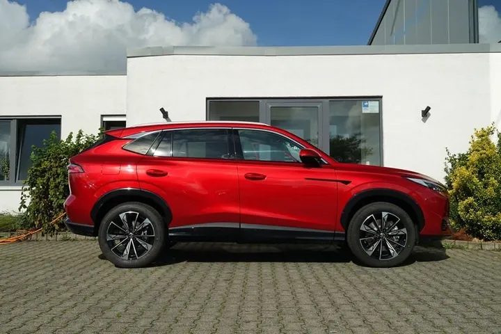 MG HS