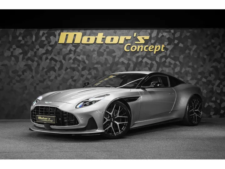 Aston Martin DB12