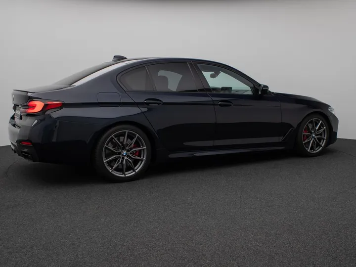 BMW M550