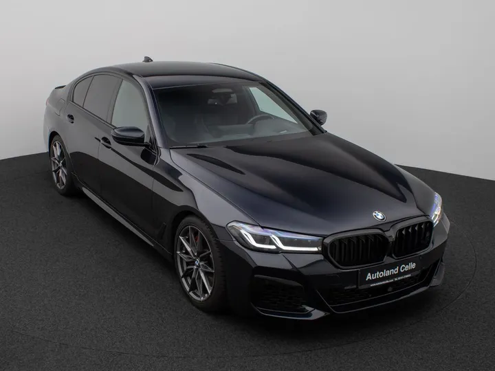 BMW M550