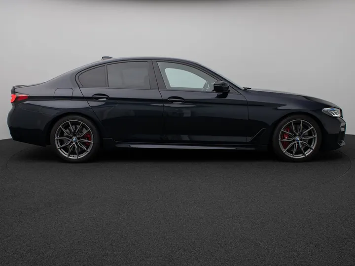BMW M550