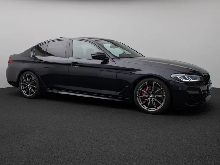 BMW M550