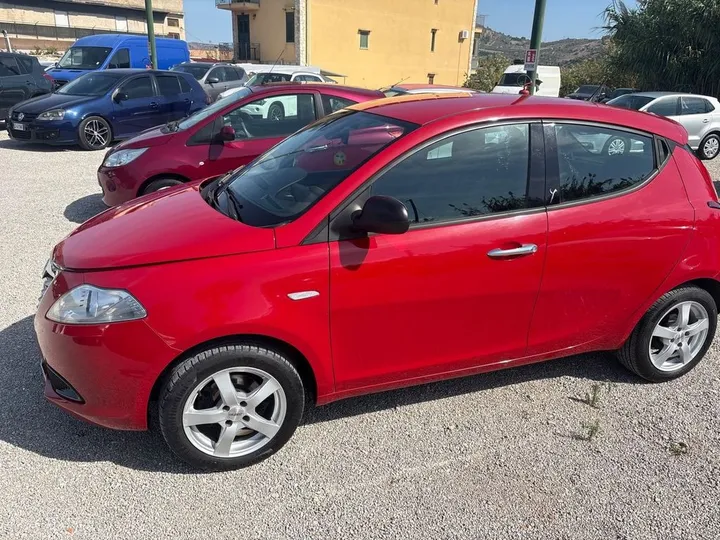 Lancia Ypsilon