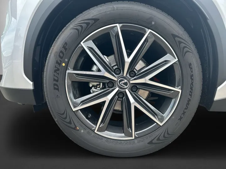 Lexus LBX