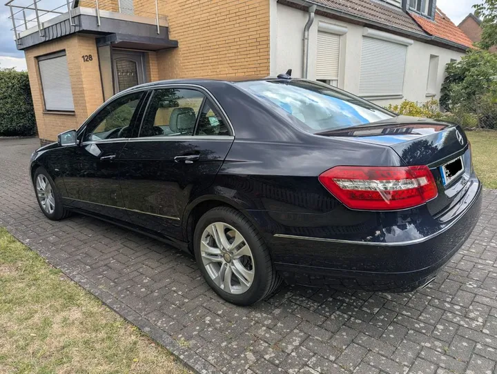 Mercedes-Benz E 200