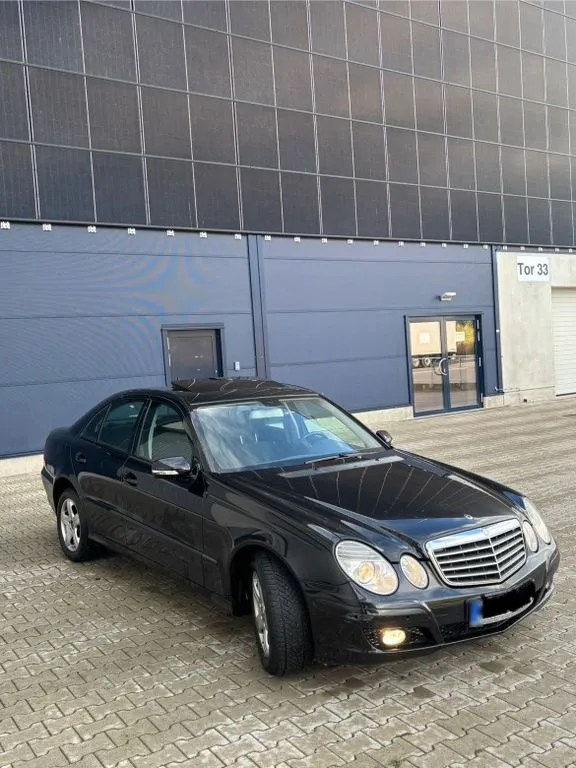 Mercedes-Benz E 200