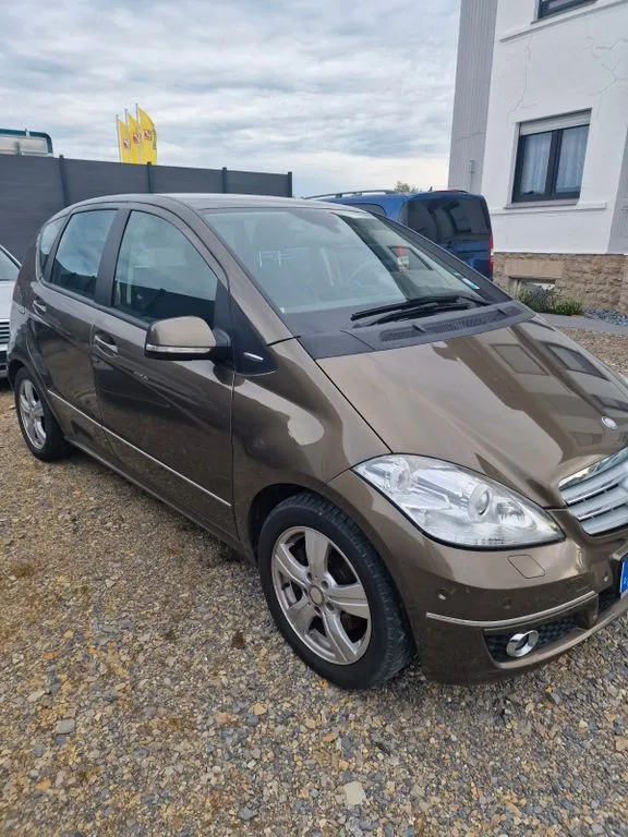 Mercedes-Benz A 200