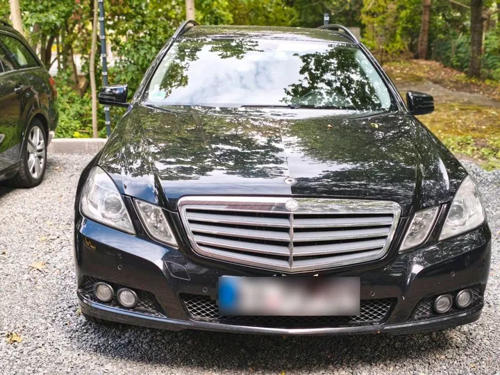 Mercedes-Benz E 220