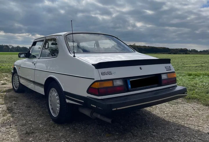 Saab 900