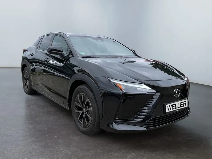 Lexus RZ