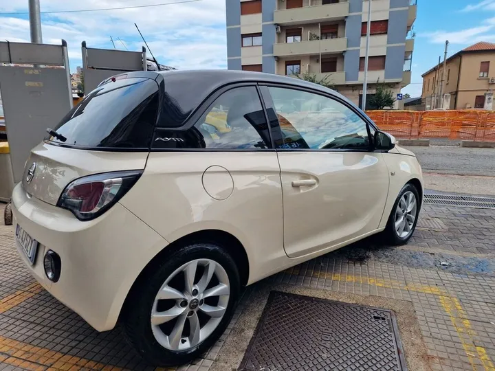 Opel Adam