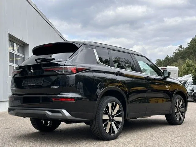 Mitsubishi Plug-in Hybrid Outlander