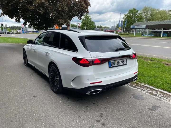 Mercedes-Benz E 220