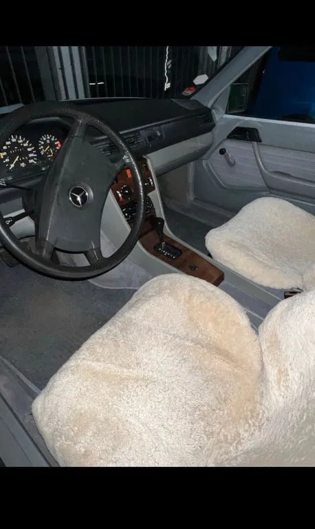 Mercedes-Benz 230