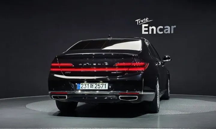 Genesis G90