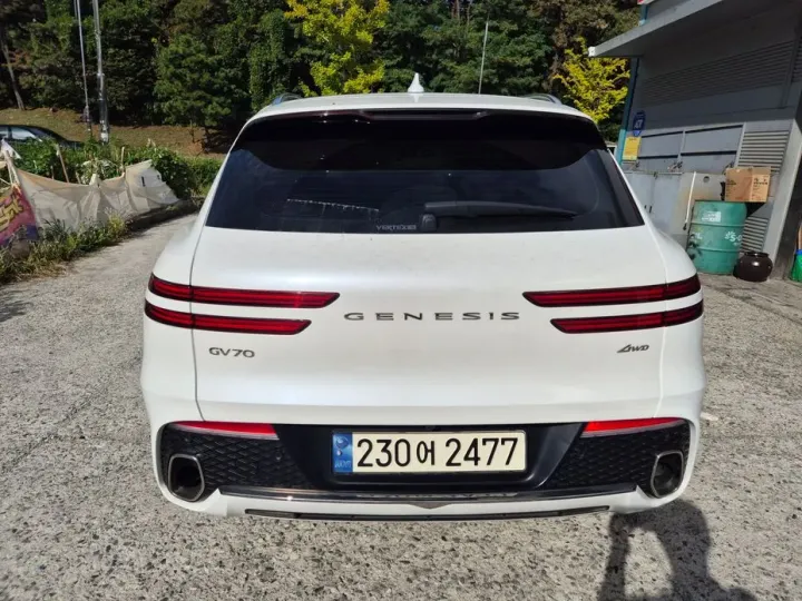 Genesis GV70