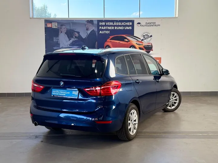BMW 216
