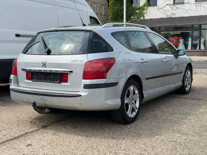 Peugeot 407