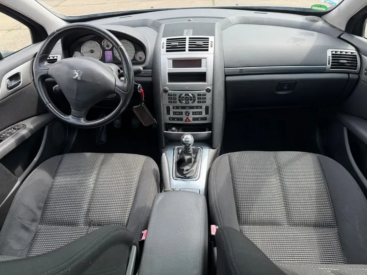 Peugeot 407