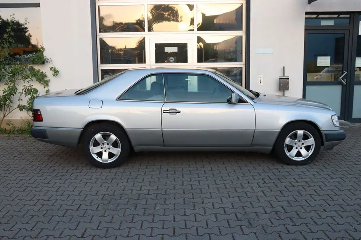 Mercedes-Benz 300