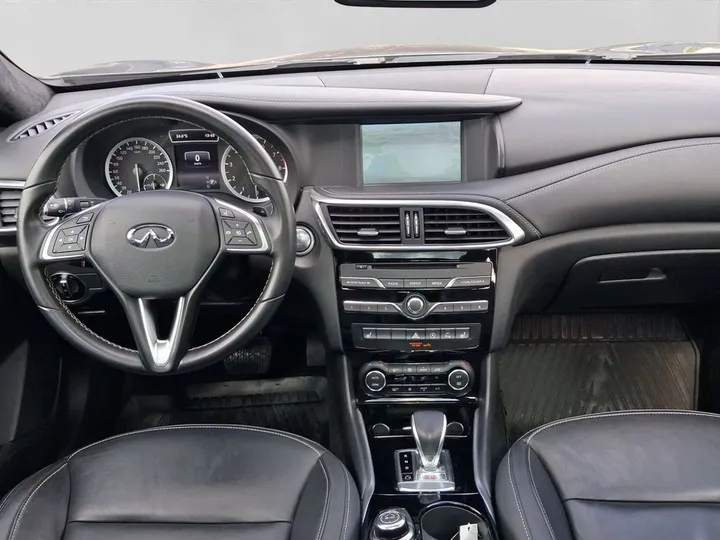 Infiniti QX30