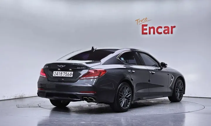 Genesis G70