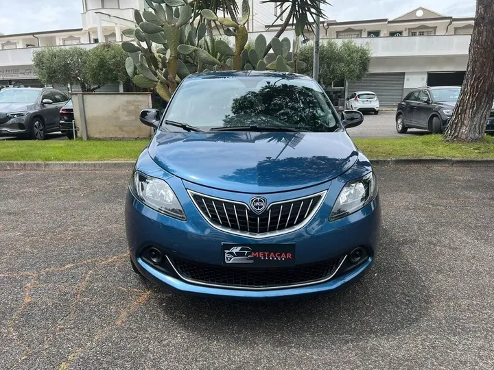 Lancia Ypsilon