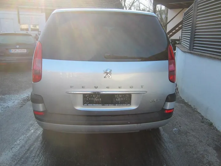 Peugeot 807