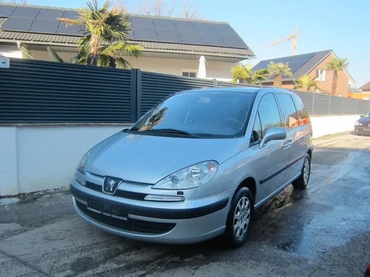 Peugeot 807