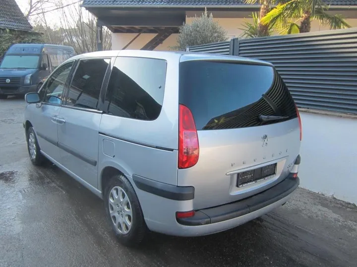 Peugeot 807