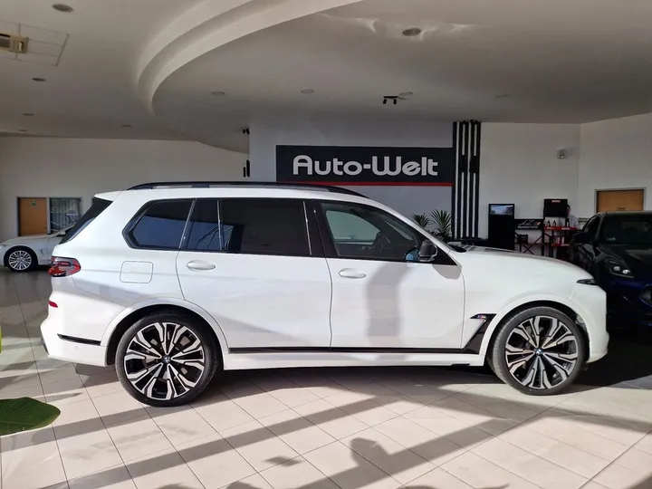 BMW X7 M60