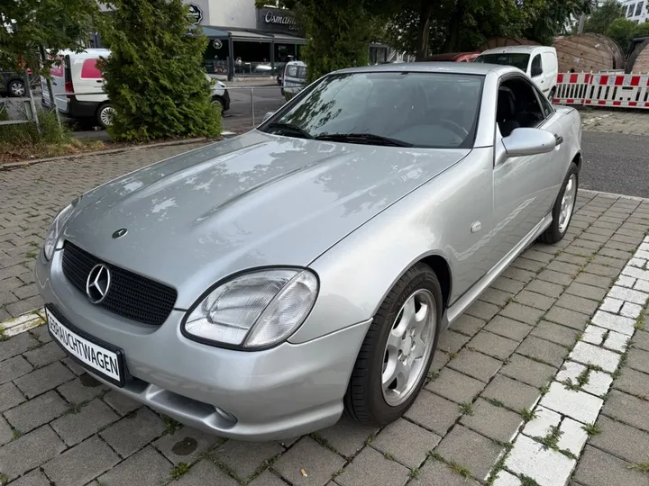 Mercedes-Benz SLK 230