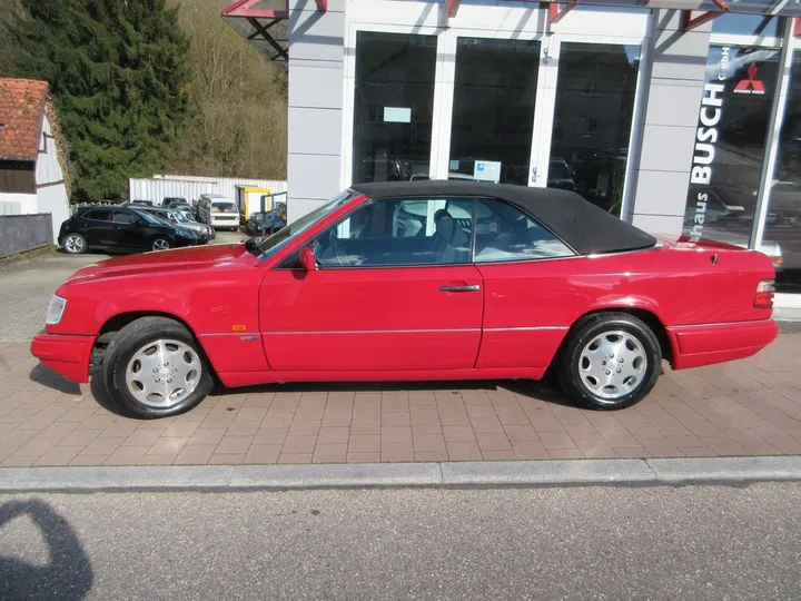 Mercedes-Benz E 200