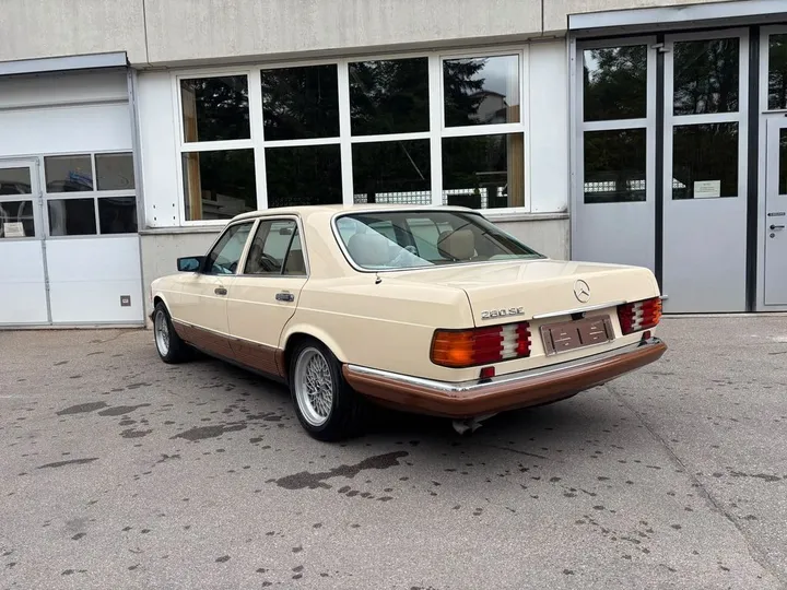 Mercedes-Benz 280