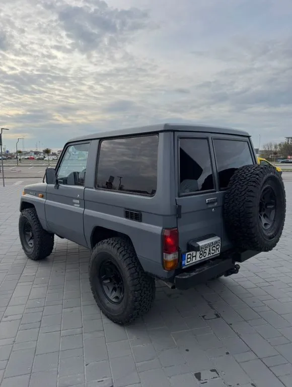 Toyota Land Cruiser