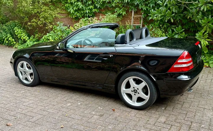 Mercedes-Benz SLK 320